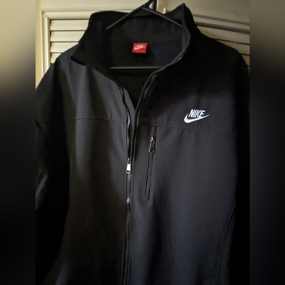 Nike sport softshell jacket in black